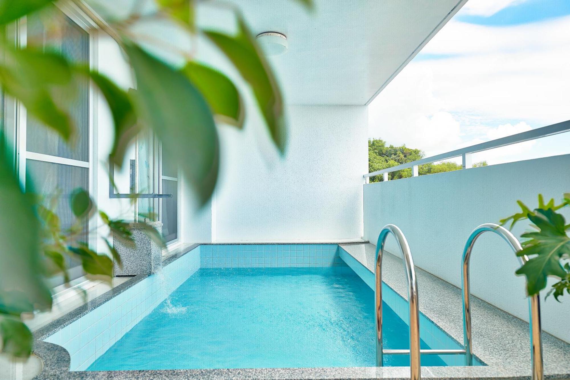 Freedomhillsフリーダムヒルズa棟 Apartment Tomigusuku Luaran gambar