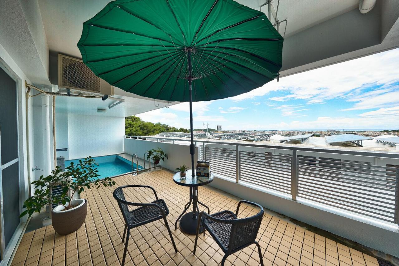 Freedomhillsフリーダムヒルズa棟 Apartment Tomigusuku Luaran gambar
